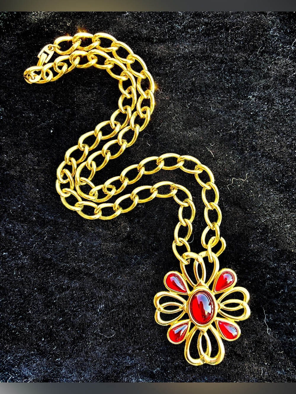 Vintage 1980s NAPIER Signed Yellow Gold Tone Red Cabochon Pendant Necklace 11”